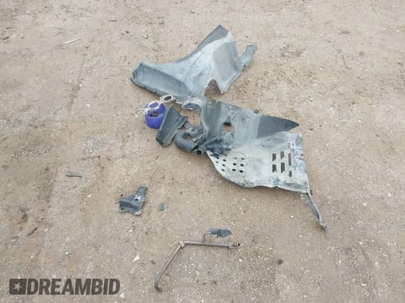 2005 Mercury Mariner Luxury z VIN 4M2YU56175DJ10333, wystawiony jako IAAI lot #41644749 z przebiegiem 174 477 mil mil oraz . Historia ofert i sprzedaży dostępna na DreamBid. Obrazek 12.