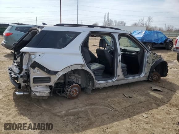 ✅ 2023 Ford Explorer XLT • VIN: 1FMSK8DH9PGA77612 • Lot: 52877665. Listed on Copart with 18,545 mi. Free auction sales archive from the USA and detailed vehicle history report at DreamBid. Image 3.