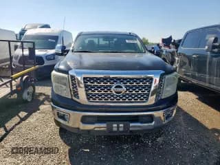 ✅ 2016 Nissan Titan SL • VIN: 1N6BA1F26GN507094 • Lot: 90250815. Wystawiony na Copart z przebiegiem 218 109 mil. Bezpłatny archiwum sprzedaży aukcyjnych z USA i szczegółowy raport historii pojazdu na DreamBid. Zdjęcie 5.