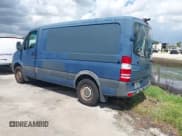 ✅ 2017 Freightliner Sprinter Cargo • VIN: WDYPE7CD2HP556115 • Lot: 43174012. Wystawiony na IAAI z przebiegiem 194 421 mil. Bezpłatny archiwum sprzedaży aukcyjnych z USA i szczegółowy raport historii pojazdu na DreamBid. Zdjęcie 3.