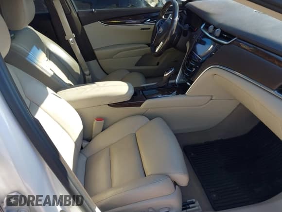 ✅ 2014 Cadillac XTS Premium • VIN: 2G61R5S31E9186341 • Lot: 41069808. Wystawiony na IAAI z przebiegiem 153 418 mil. Bezpłatny archiwum sprzedaży aukcyjnych z USA i szczegółowy raport historii pojazdu na DreamBid. Zdjęcie 5.