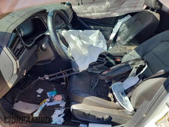 ✅ 2024 Volkswagen Jetta SE • VIN: 3VW7M7BU9RM051127 • Lot: 86662665. Wystawiony na Copart z przebiegiem Nie podano. Bezpłatny archiwum sprzedaży aukcyjnych z USA i szczegółowy raport historii pojazdu na DreamBid. Zdjęcie 7.