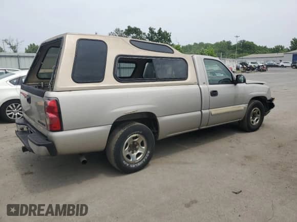 2004 Chevrolet Silverado 1500 LS z VIN 1GCEC14T54E186571, wystawiony jako Copart lot #60991645 z przebiegiem 308 569 mil mil oraz Szkoda całkowita • Salvage title. Historia ofert i sprzedaży dostępna na DreamBid. Obrazek 3.