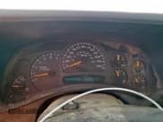 ✅ 2003 Chevrolet Silverado 2500HD LS • VIN: 1GCHK29U63E102926 • Lot: 92466165. Wystawiony na Copart z przebiegiem 165 955 mil. Bezpłatny archiwum sprzedaży aukcyjnych z USA i szczegółowy raport historii pojazdu na DreamBid. Zdjęcie 9.