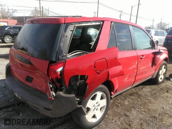 ✅ 2005 Saturn VUE • VIN: 5GZCZ63455S803403 • Lot: 41816330. Wystawiony na IAAI z przebiegiem 303 015 mil. Bezpłatny archiwum sprzedaży aukcyjnych z USA i szczegółowy raport historii pojazdu na DreamBid. Zdjęcie 4.