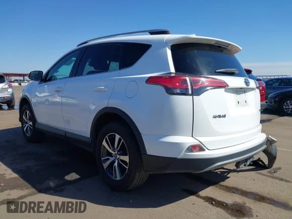 ✅ 2018 Toyota RAV4 XLE • VIN: 2T3WFREV8JW484448 • Lot: 43455380. Wystawiony na IAAI z przebiegiem 112 899 mil. Bezpłatny archiwum sprzedaży aukcyjnych z USA i szczegółowy raport historii pojazdu na DreamBid. Zdjęcie 3.