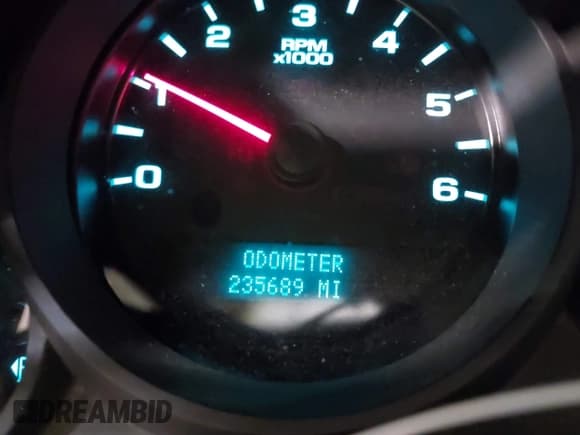 ✅ 2013 Chevrolet Silverado 1500 Work Truck • VIN: 1GCNKPE03DZ299311 • Lot: 42930967. Wystawiony na IAAI z przebiegiem 235 689 mil. Bezpłatny archiwum sprzedaży aukcyjnych z USA i szczegółowy raport historii pojazdu na DreamBid. Zdjęcie 15.