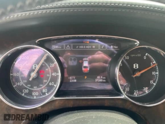 ✅ 2011 Bentley Mulsanne • VIN: SCBBB7ZHXBC015274 • Lot: 42120245. Wystawiony na Copart z przebiegiem 37 200 mil. Bezpłatny archiwum sprzedaży aukcyjnych z USA i szczegółowy raport historii pojazdu na DreamBid. Zdjęcie 8.