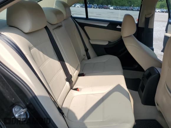 ✅ 2015 Volkswagen Jetta SE • VIN: 3VWD07AJ7FM259301 • Лот: 59030665. Опубликован ранее на Copart с пробегом 124 284 миль. Бесплатный доступ к архиву аукционных продаж из США и подробный отчёт об истории автомобиля на DreamBid. Изображение 10.