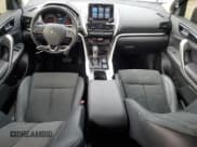 ✅ 2024 Mitsubishi Eclipse Cross SE • VIN: JA4ATWAA1RZ039107 • Lot: 84369695. Wystawiony na Copart z przebiegiem 25 358 mil. Bezpłatny archiwum sprzedaży aukcyjnych z USA i szczegółowy raport historii pojazdu na DreamBid. Zdjęcie 8.