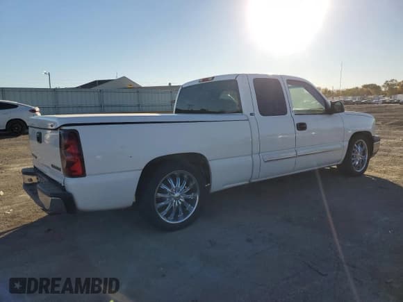 ✅ 2004 Chevrolet Silverado 1500 LS • VIN: 1GCEC19V54Z243242 • Лот: 90358675. Опубликован ранее на Copart с пробегом 253 043 миль. Бесплатный доступ к архиву аукционных продаж из США и подробный отчёт об истории автомобиля на DreamBid. Изображение 3.