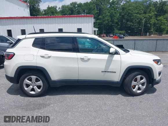 ✅ 2018 Jeep Compass Altitude • VIN: 3C4NJCBB8JT460689 • Lot: 42420868. Listed on IAAI with 115,981 mi. Free auction sales archive from the USA and detailed vehicle history report at DreamBid. Image 13.