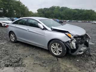 2013 Hyundai Sonata GLS z VIN 5NPEB4AC1DH633468, wystawiony jako Copart lot #63162955 z przebiegiem 129 090 mil mil oraz Szkoda całkowita • Salvage title. Historia ofert i sprzedaży dostępna na DreamBid. Obrazek 4.