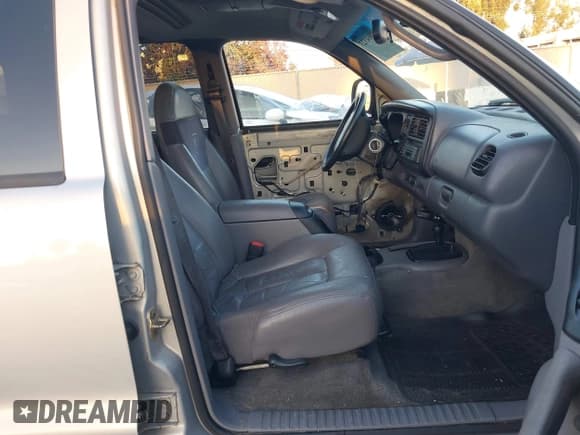 ✅ 1998 Dodge Durango • VIN: 1B4HS28Y3WF139092 • Lot: 43864323. Listed on IAAI with 215,864 mi. Free auction sales archive from the USA and detailed vehicle history report at DreamBid. Image 5.