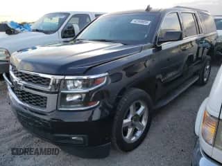 2017 Chevrolet Suburban LT z VIN 1GNSCHKC4HR278405, wystawiony jako Copart lot #42349855 z przebiegiem 56 167 mil mil oraz Szkoda całkowita • Salvage title. Historia ofert i sprzedaży dostępna na DreamBid. Obrazek 1.