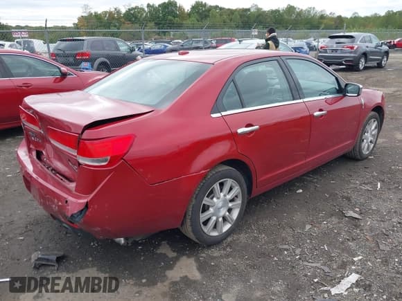 ✅ 2010 Lincoln MKZ • VIN: 3LNHL2GC3AR609540 • Lot: 43448677. Wystawiony na IAAI z przebiegiem 100 851 mil. Bezpłatny archiwum sprzedaży aukcyjnych z USA i szczegółowy raport historii pojazdu na DreamBid. Zdjęcie 4.