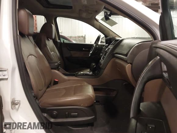 ✅ 2017 GMC Acadia Limited • VIN: 1GKKVSKD4HJ159670 • Lot: 43344034. Wystawiony na IAAI z przebiegiem 130 817 mil. Bezpłatny archiwum sprzedaży aukcyjnych z USA i szczegółowy raport historii pojazdu na DreamBid. Zdjęcie 5.