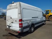 ✅ 2011 Mercedes-Benz Sprinter Cargo • VIN: WD3PE8CB2B5587023 • Lot: 42766848. Wystawiony na IAAI z przebiegiem Nie podano. Bezpłatny archiwum sprzedaży aukcyjnych z USA i szczegółowy raport historii pojazdu na DreamBid. Zdjęcie 4.