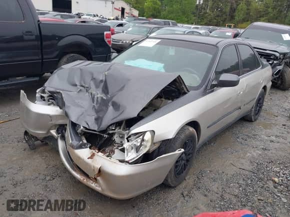 1999 Honda Accord LX z VIN 1HGCG5643XA037825, wystawiony jako IAAI lot #41965768 z przebiegiem 150 397 mil mil oraz . Historia ofert i sprzedaży dostępna na DreamBid. Obrazek 17.