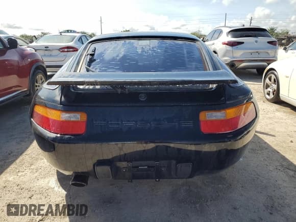 ✅ 1988 Porsche 928 • VIN: WP0JB0926JS861630 • Lot: 73937854. Listed on Copart with 112,460 mi. Free auction sales archive from the USA and detailed vehicle history report at DreamBid. Image 6.