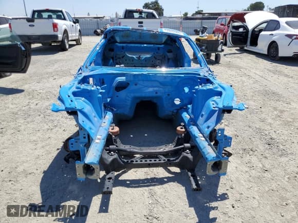 ✅ 2017 Ford Mustang Shelby GT350 • VIN: 1FA6P8JZ5H5522211 • Lot: 67033365. Wystawiony na Copart z przebiegiem Nie podano. Bezpłatny archiwum sprzedaży aukcyjnych z USA i szczegółowy raport historii pojazdu na DreamBid. Zdjęcie 5.