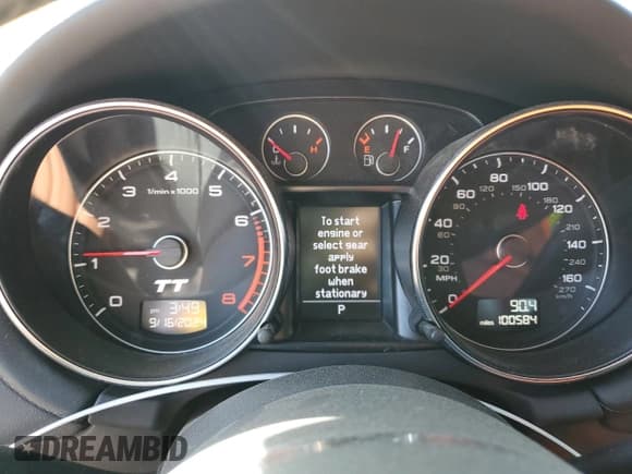 ✅ 2011 Audi TT Premium Plus • VIN: TRUBFAFK8B1025186 • Lot: 70555994. Wystawiony na Copart z przebiegiem 100 584 mil. Bezpłatny archiwum sprzedaży aukcyjnych z USA i szczegółowy raport historii pojazdu na DreamBid. Zdjęcie 9.