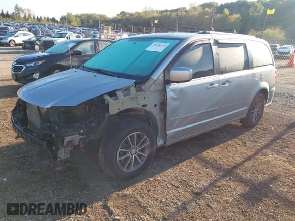 ✅ 2017 Dodge Grand Caravan SXT • VIN: 2C4RDGCG4HR818362 • Lot: 43438264. Listed on IAAI with 141,359 mi. Free auction sales archive from the USA and detailed vehicle history report at DreamBid. Image 2.
