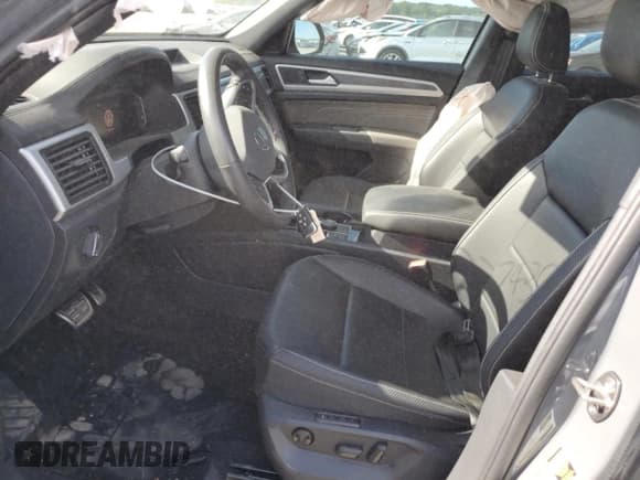 ✅ 2023 Volkswagen Atlas 2.0T SEL R-Line Black • VIN: 1V2SC2CA8PC227430 • Lot: 57908334. Wystawiony na Copart z przebiegiem 14 650 mil. Bezpłatny archiwum sprzedaży aukcyjnych z USA i szczegółowy raport historii pojazdu na DreamBid. Zdjęcie 7.