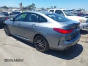 ✅ 2022 BMW 2 Series 228i • VIN: WBA53AK03N7K45712 • Lot: 42825693. Wystawiony na IAAI z przebiegiem 22 973 mil. Bezpłatny archiwum sprzedaży aukcyjnych z USA i szczegółowy raport historii pojazdu na DreamBid. Zdjęcie 3.