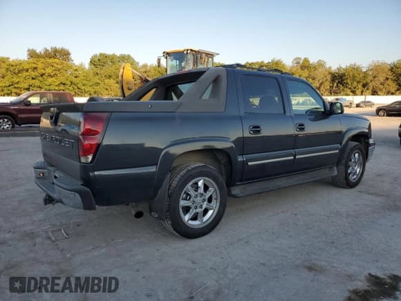 ✅ 2004 Chevrolet Avalanche Z66 • VIN: 3GNEC12T94G323448 • Lot: 85870235. Listed on Copart with 145,375 mi. Free auction sales archive from the USA and detailed vehicle history report at DreamBid. Image 3.
