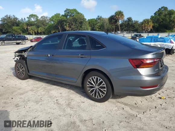 ✅ 2019 Volkswagen Jetta SEL • VIN: 3VWEB7BUXKM190704 • Лот: 81548305. Опубликован ранее на Copart с пробегом 103 314 миль. Бесплатный доступ к архиву аукционных продаж из США и подробный отчёт об истории автомобиля на DreamBid. Изображение 2.