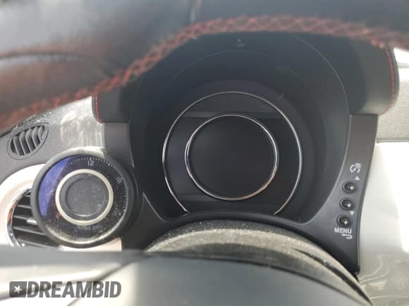 ✅ 2015 FIAT 500 Abarth • VIN: 3C3CFFFHXFT610001 • Lot: 60875435. Wystawiony na Copart z przebiegiem Nie podano. Bezpłatny archiwum sprzedaży aukcyjnych z USA i szczegółowy raport historii pojazdu na DreamBid. Zdjęcie 9.