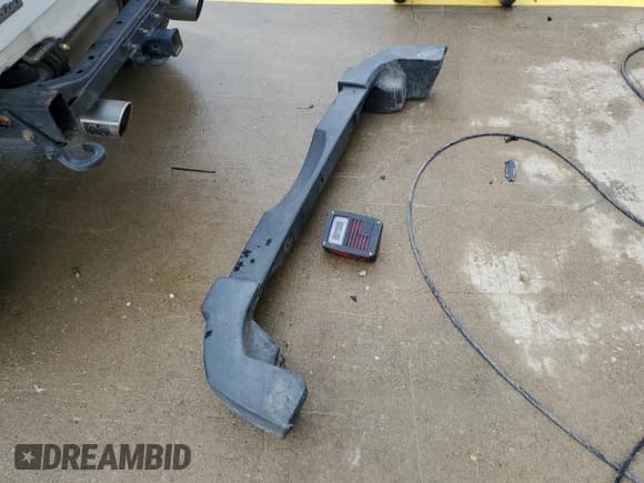 ✅ 2018 Jeep Wrangler Unlimited Sport S • VIN: 1C4BJWDG3JL907759 • Lot: 81500305. Wystawiony na Copart z przebiegiem 75 309 mil. Bezpłatny archiwum sprzedaży aukcyjnych z USA i szczegółowy raport historii pojazdu na DreamBid. Zdjęcie 13.