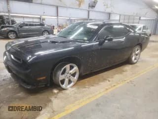 ✅ 2009 Dodge Challenger R/T • VIN: 2B3LJ54T59H510379 • Lot: 82143754. Wystawiony na Copart z przebiegiem 104 807 mil. Bezpłatny archiwum sprzedaży aukcyjnych z USA i szczegółowy raport historii pojazdu na DreamBid. Zdjęcie 1.