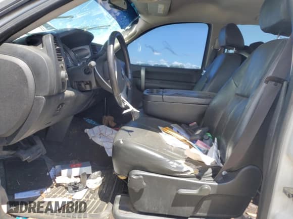 ✅ 2007 Chevrolet Silverado 2500HD 1LT • VIN: 1GCHK23K77F551104 • Лот: 56479025. Опубликован ранее на Copart с пробегом 277 238 миль. Бесплатный доступ к архиву аукционных продаж из США и подробный отчёт об истории автомобиля на DreamBid. Изображение 7.