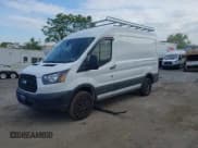 ✅ 2019 Ford Transit • VIN: 1FTYR1CM2KKA03941 • Lot: 42161505. Wystawiony na IAAI z przebiegiem 70 145 mil. Bezpłatny archiwum sprzedaży aukcyjnych z USA i szczegółowy raport historii pojazdu na DreamBid. Zdjęcie 2.