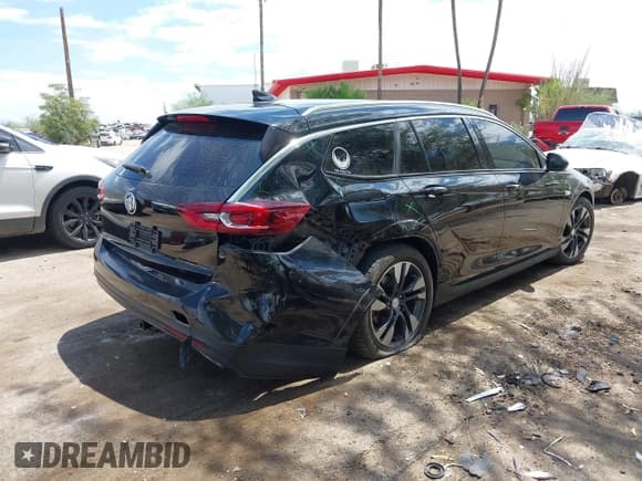 ✅ 2018 Buick Regal Essence • VIN: W04GV8SXXJ1088053 • Lot: 43018897. Wystawiony na IAAI z przebiegiem 102 687 mil. Bezpłatny archiwum sprzedaży aukcyjnych z USA i szczegółowy raport historii pojazdu na DreamBid. Zdjęcie 6.