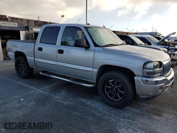 ✅ 2005 GMC Sierra 1500 SLT • VIN: 2GTEK13T151201414 • Лот: 89488525. Опубликован ранее на Copart с пробегом 325 533 миль. Бесплатный доступ к архиву аукционных продаж из США и подробный отчёт об истории автомобиля на DreamBid. Изображение 4.