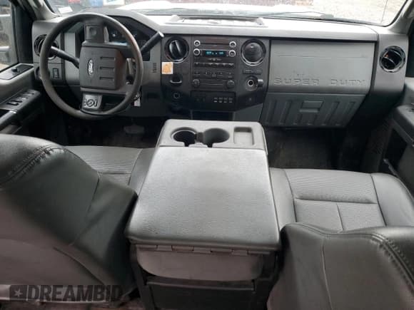 ✅ 2014 Ford F-350 XL • VIN: 1FT8W3CTXEEB10847 • Lot: 83065064. Wystawiony na Copart z przebiegiem 157 316 mil. Bezpłatny archiwum sprzedaży aukcyjnych z USA i szczegółowy raport historii pojazdu na DreamBid. Zdjęcie 8.