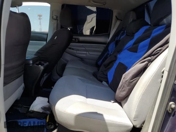 ✅ 2013 Toyota Tacoma PreRunner • VIN: 3TMJU4GN1DM143219 • Lot: 57492905. Listed on Copart with 131,898 mi. Free auction sales archive from the USA and detailed vehicle history report at DreamBid. Image 10.