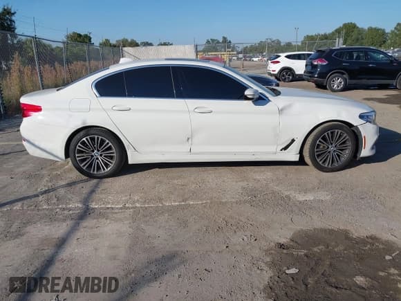 ✅ 2019 BMW 5 Series 530i xDrive • VIN: WBAJA7C58KWC77674 • Лот: 43717345. Опубликован ранее на IAAI с пробегом 97 457 миль. Бесплатный доступ к архиву аукционных продаж из США и подробный отчёт об истории автомобиля на DreamBid. Изображение 13.