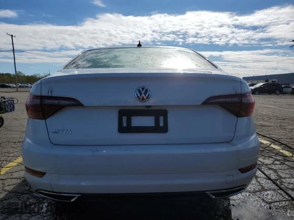 ✅ 2019 Volkswagen Jetta S • VIN: 3VWC57BU6KM237919 • Lot: 85817035. Wystawiony na Copart z przebiegiem Nie podano. Bezpłatny archiwum sprzedaży aukcyjnych z USA i szczegółowy raport historii pojazdu na DreamBid. Zdjęcie 6.