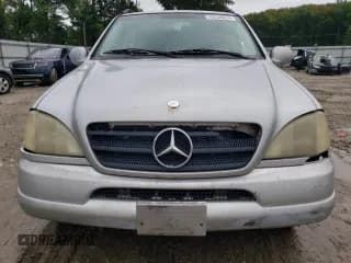 ✅ 2000 Mercedes-Benz M 320/430/500 • VIN: 4JGAB54E5YA202352 • Lot: 73734624. Wystawiony na Copart z przebiegiem 295 895 mil. Bezpłatny archiwum sprzedaży aukcyjnych z USA i szczegółowy raport historii pojazdu na DreamBid. Zdjęcie 5.
