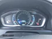 ✅ 2015 Volvo XC60 T6 R-Design Platinum • VIN: YV4902RH3F2618760 • Lot: 43694586. Wystawiony na IAAI z przebiegiem 128 069 mil. Bezpłatny archiwum sprzedaży aukcyjnych z USA i szczegółowy raport historii pojazdu na DreamBid. Zdjęcie 7.