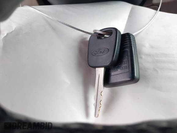 ✅ 2002 Ford Escape XLT • VIN: 1FMCU03102KB53275 • Лот: 43626997. Опубликован ранее на IAAI с пробегом 200 714 миль. Бесплатный доступ к архиву аукционных продаж из США и подробный отчёт об истории автомобиля на DreamBid. Изображение 11.