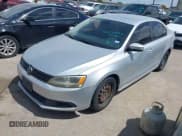 ✅ 2012 Volkswagen Jetta SE • VIN: 3VWDP7AJ5CM086546 • Лот: 43296423. Опубликован ранее на IAAI с пробегом 137 789 миль. Бесплатный доступ к архиву аукционных продаж из США и подробный отчёт об истории автомобиля на DreamBid. Изображение 2.