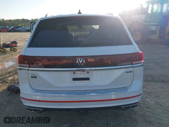 ✅ 2024 Volkswagen Atlas SEL Premium R-Line • VIN: 1V2FR2CAXRC584837 • Lot: 43384938. Wystawiony na IAAI z przebiegiem 24 914 mil. Bezpłatny archiwum sprzedaży aukcyjnych z USA i szczegółowy raport historii pojazdu na DreamBid. Zdjęcie 16.