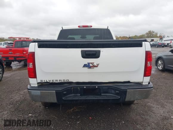✅ 2009 Chevrolet Silverado 1500 LS • VIN: 3GCEC13CX9G101192 • Лот: 43585809. Опубликован ранее на IAAI с пробегом 199 481 миль. Бесплатный доступ к архиву аукционных продаж из США и подробный отчёт об истории автомобиля на DreamBid. Изображение 16.