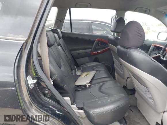 ✅ 2008 Toyota RAV4 Limited • VIN: JTMZK31V486011945 • Лот: 42421736. Опубликован ранее на IAAI с пробегом 164 927 миль. Бесплатный доступ к архиву аукционных продаж из США и подробный отчёт об истории автомобиля на DreamBid. Изображение 8.