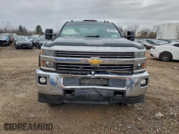 ✅ 2015 Chevrolet Silverado 2500HD LT • VIN: 1GC1KVEGXFF133243 • Lot: 93625235. Listed on Copart with 201,769 mi. Free auction sales archive from the USA and detailed vehicle history report at DreamBid. Image 5.